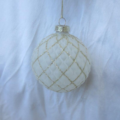 Шар  80мм белый с золотой сеткой стекло