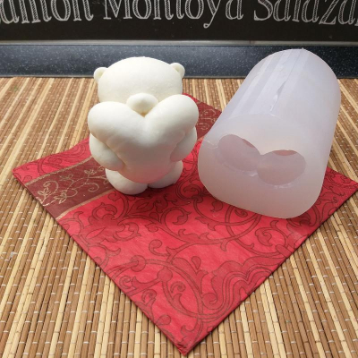 Молд силиконовый 3D 'Мишка с сердцем' 8.5х8.5х6см