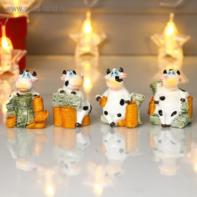 Сувенир новогодний 'Бычок пятнистый с долларами и монетами' ассорти полиустоун 6х4х4см