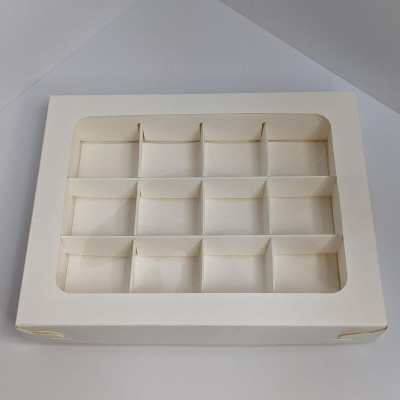 Коробка для конфет на 12шт 19х15х3см белая с окном