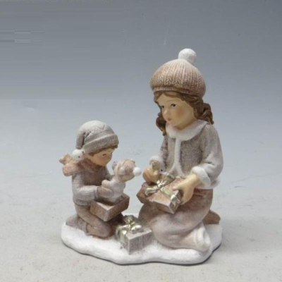 Сувенир новогодний&nbsp;&nbsp;9см 'Девочка и мальчик с подарками' полистоун
