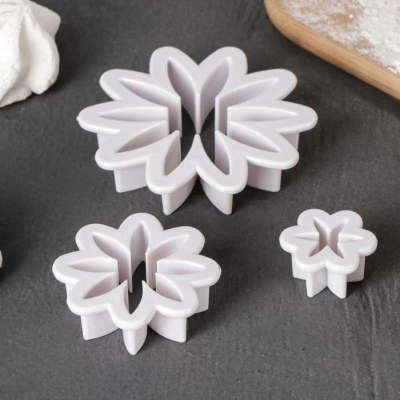 Вырубки для мастики и марципана набор Хризантема 3шт в блистере